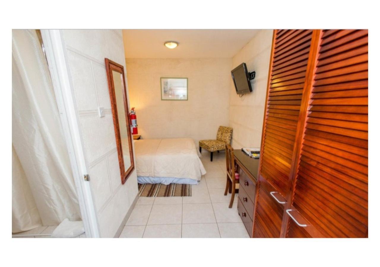 Ocean 15 Hotel Christ Church Buitenkant foto
