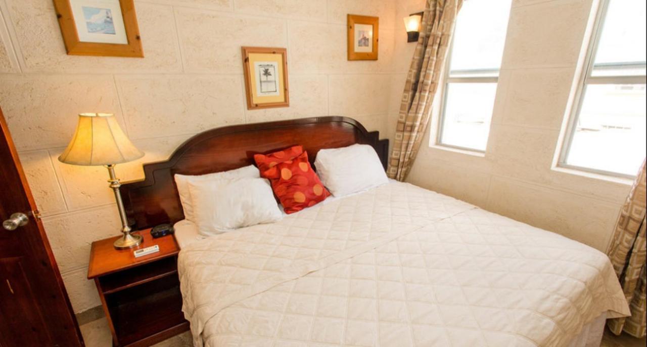 Ocean 15 Hotel Christ Church Buitenkant foto